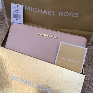 Brand new pink blush Michael kors wallet